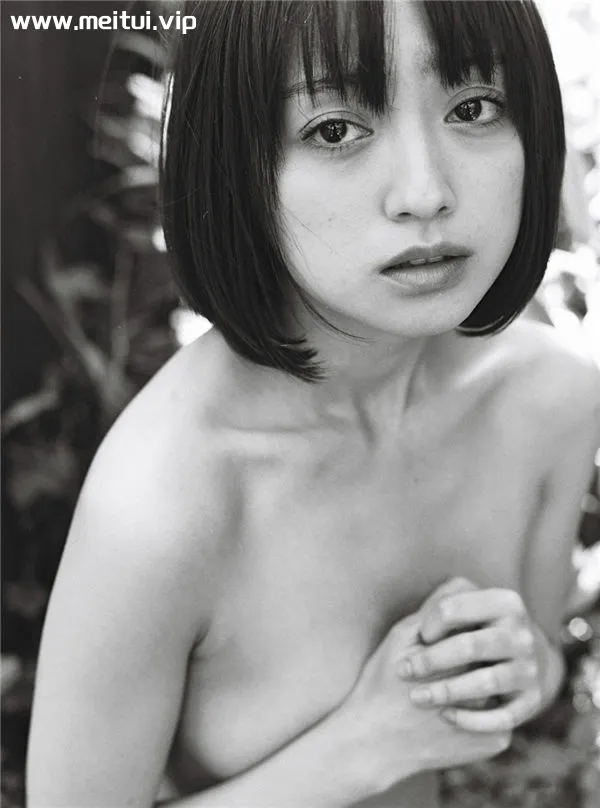 安达佑实写真集《[WPB-net] No.161 Yumi Adachi 安達祐実「Chapter」》高清全本[160P]-美腿之家
