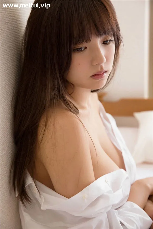 筱崎爱写真集《[YS Web] 2014年12月号 Vol.629 Ai Shinozaki 篠崎愛》高清全本[100P]-美腿之家