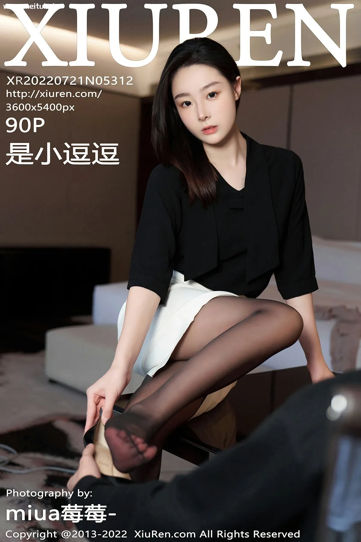 [XiuRen秀人网] 2022.07.21 No.5312 是小逗逗 空姐制服 性感写真[90+1P]-美腿之家