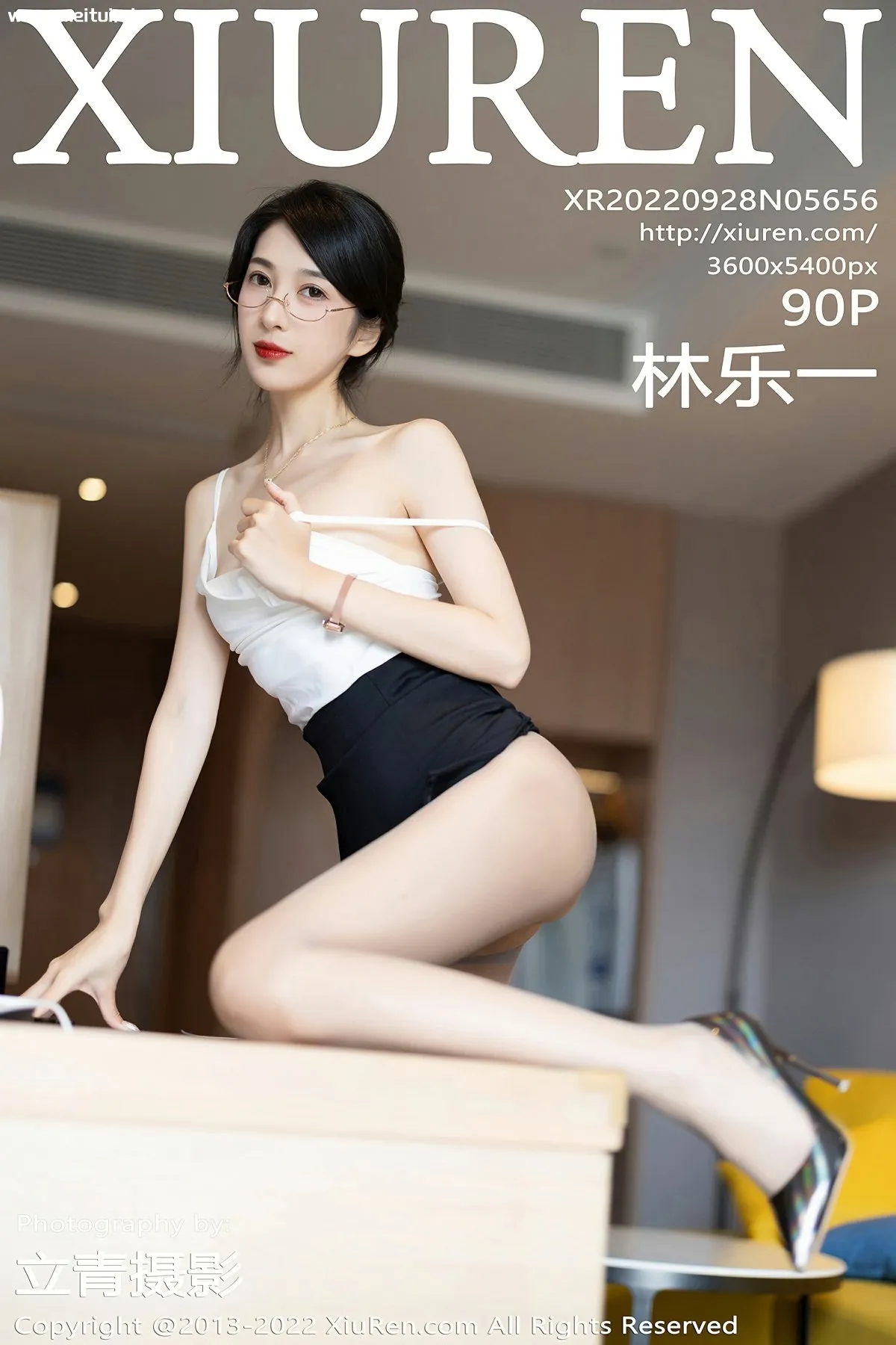 [XiuRen秀人网] 2022.09.28 No.5656 林乐一 白色吊带 黑色短裙 性感写真 [90+1P]-美腿之家