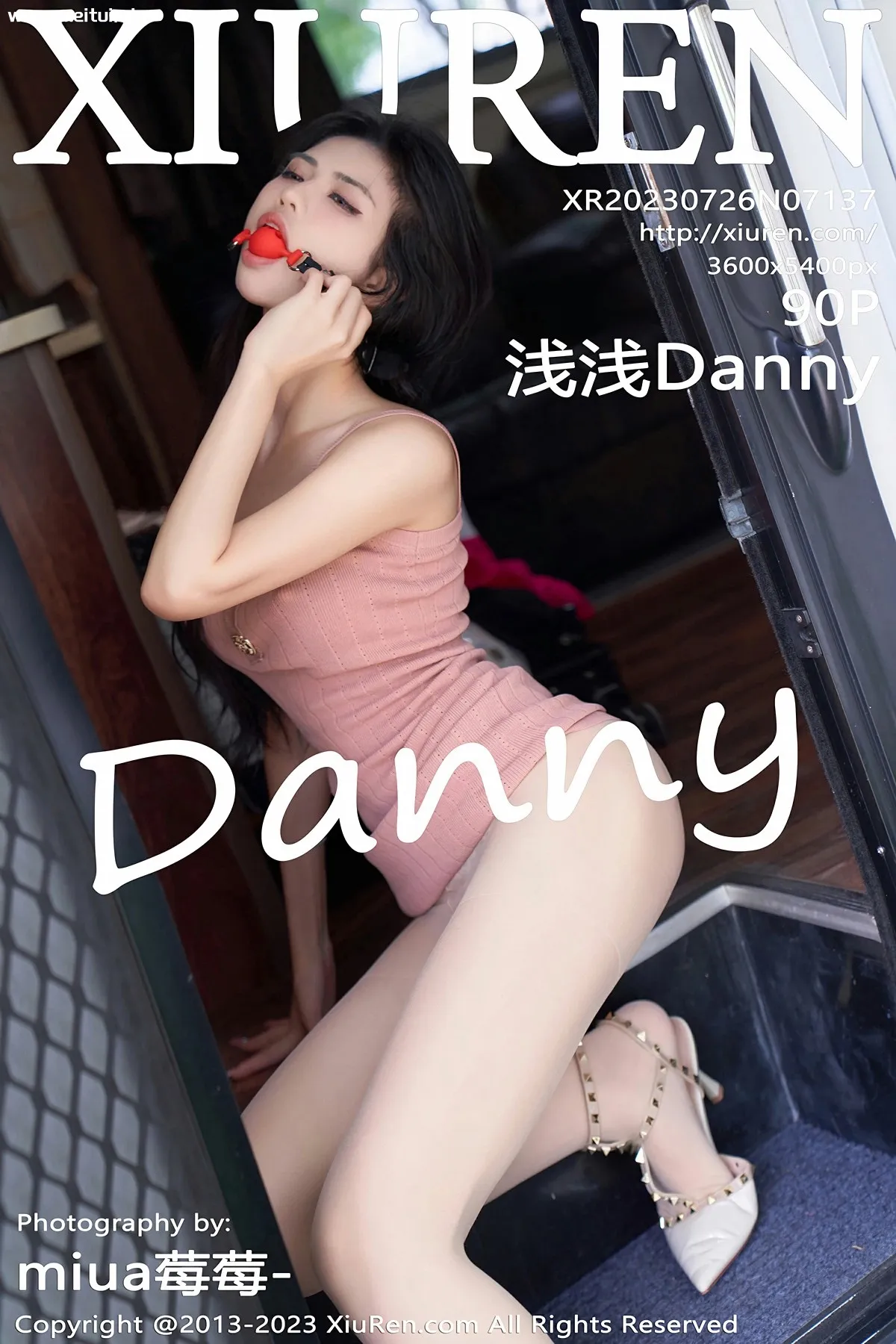 [XiuRen秀人网] 2023.07.26 No.7137 浅浅Danny 粉色连衣裙 性感写真 [90+1P]-美腿之家