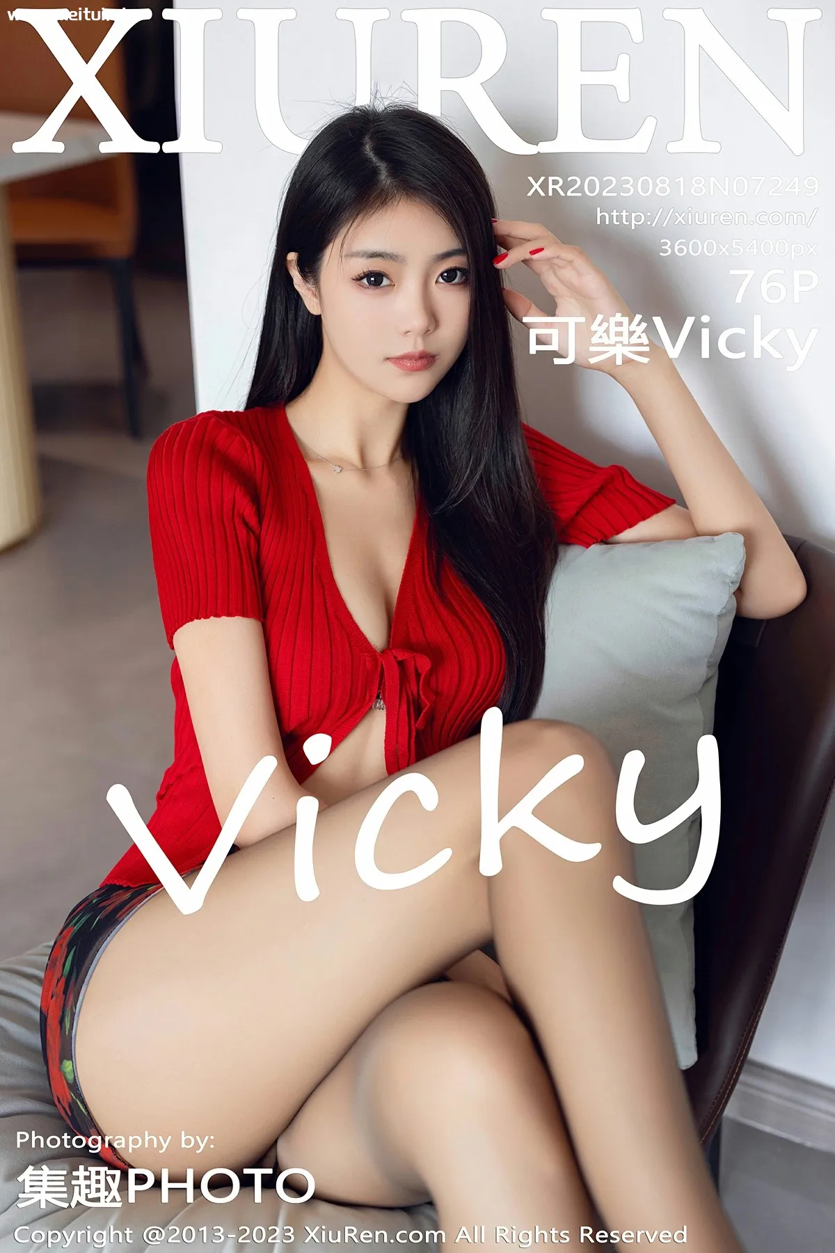 [XiuRen秀人网] 2023.08.18 No.7249 可樂Vicky 诱人原色丝袜 性感写真 [76+1P]-美腿之家
