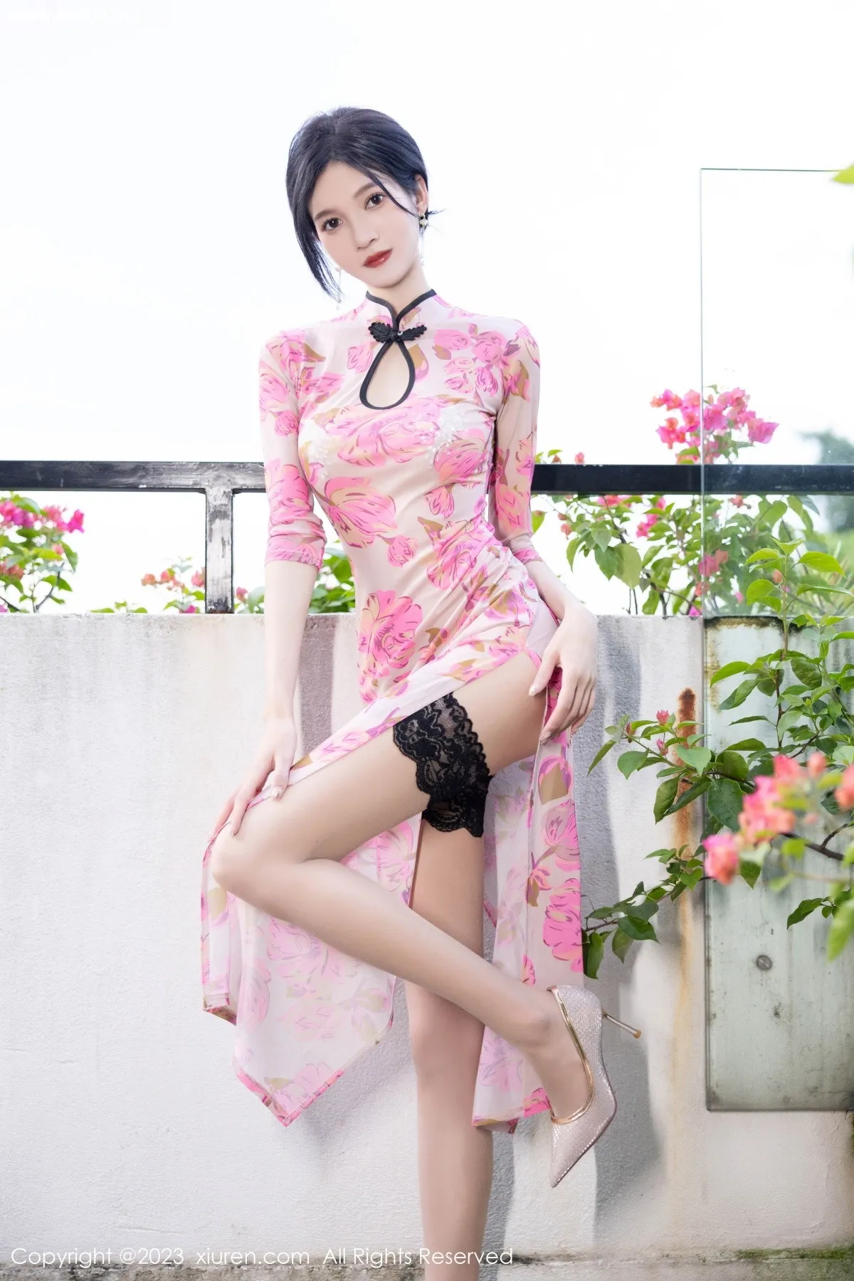 [XiuRen秀人网] 2023.09.14 No.7388 程程程- 性感粉旗袍肉色丝袜 安吉旅拍写真 [82+1P]-美腿之家