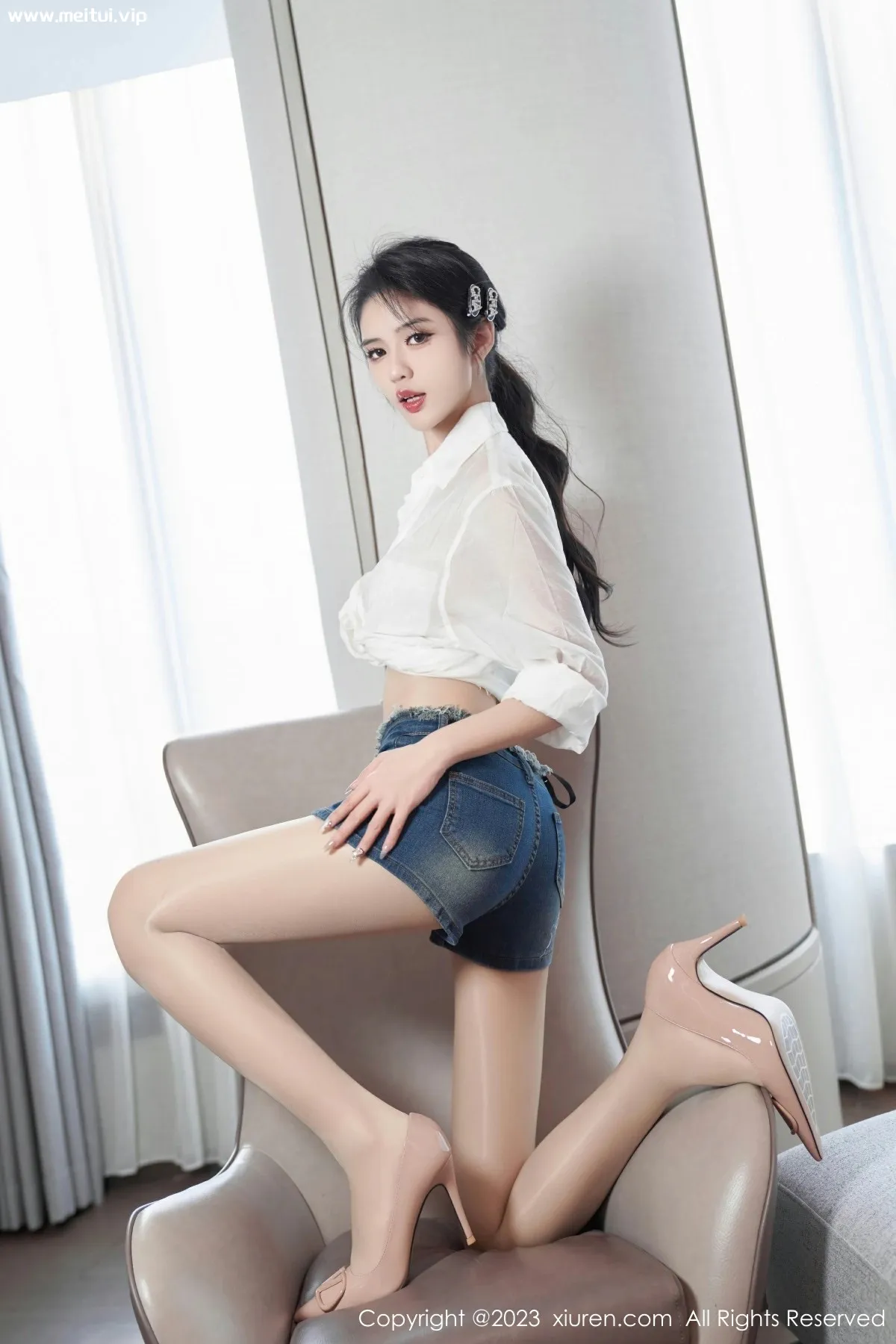 [XiuRen秀人网] 2023.11.15 No.7667 浅浅Danny 诱人肉色丝袜 性感写真 [89+1P]-美腿之家