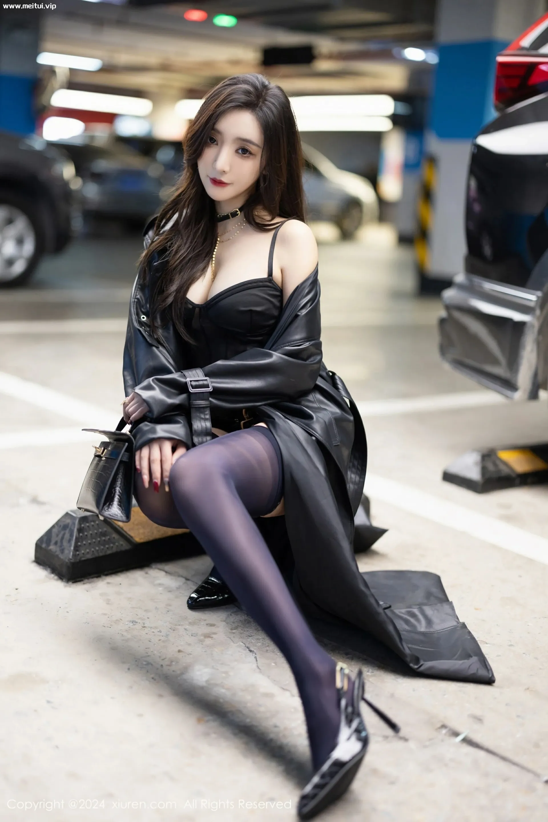 [XiuRen秀人网] 2024.02.29 No.8158 王馨瑶yanni 情趣服饰 魅惑黑丝 性感写真 [84+1P]-美腿之家