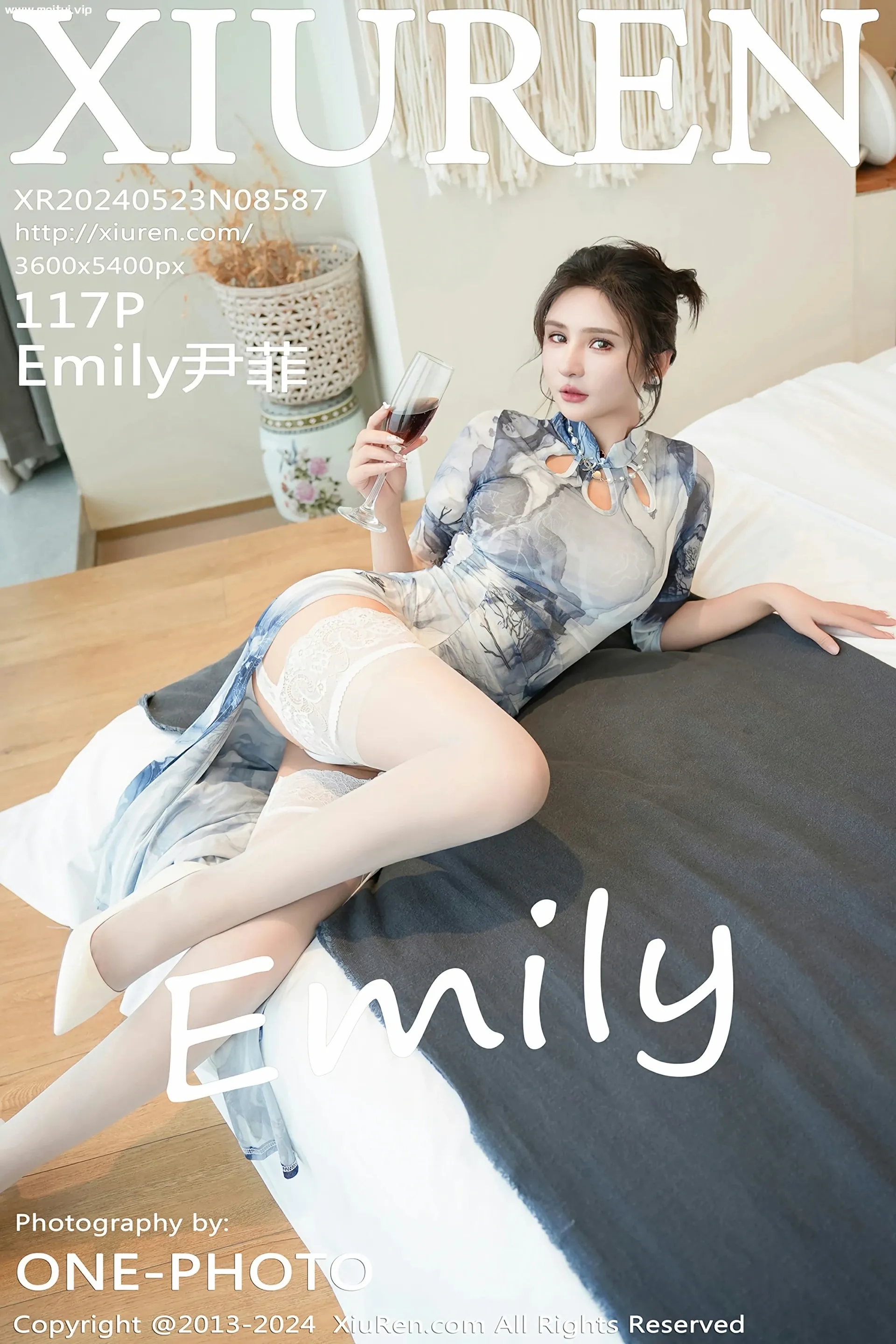 [XiuRen秀人网] 2024.05.23 No.8587 Emily尹菲 浅色旗袍 白色丝袜 性感写真 [117+1P]-美腿之家