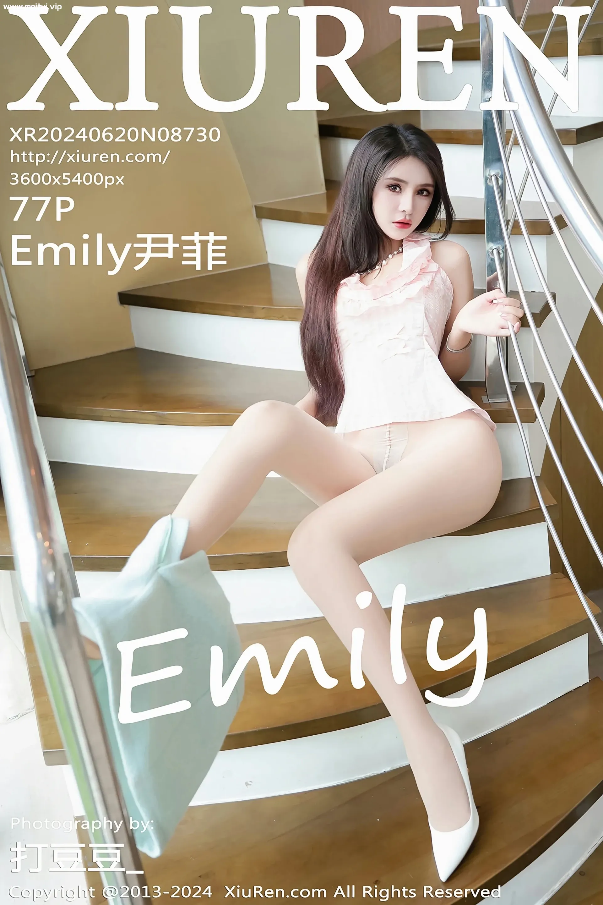 [XiuRen秀人网] 2024.06.20 No.8730 Emily尹菲 粉色上衣 白色丝袜 性感写真 [77+1P]-美腿之家