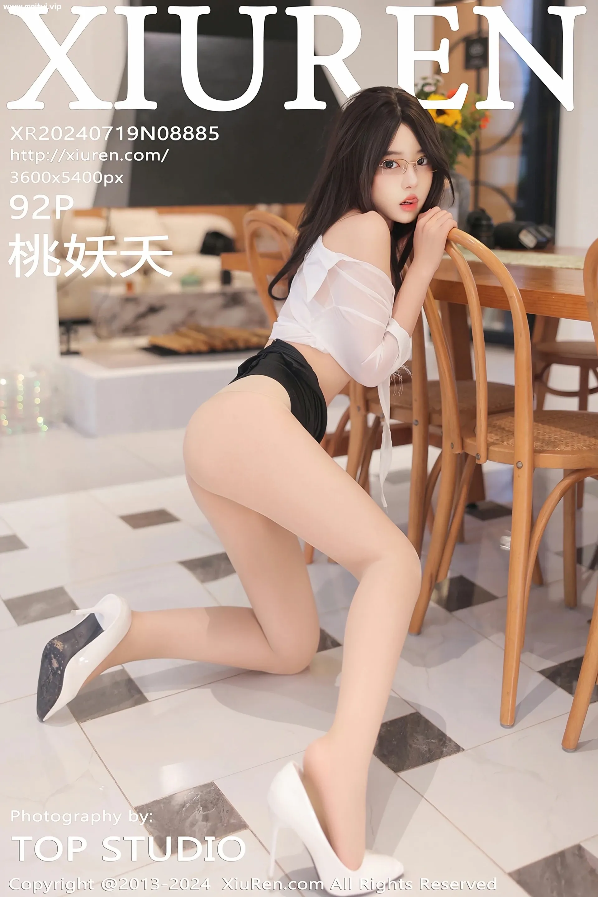 [XiuRen秀人网] 2024.07.19 No.8885 桃妖夭 黑色短裙 白色丝袜 性感写真 [92+1P]-美腿之家