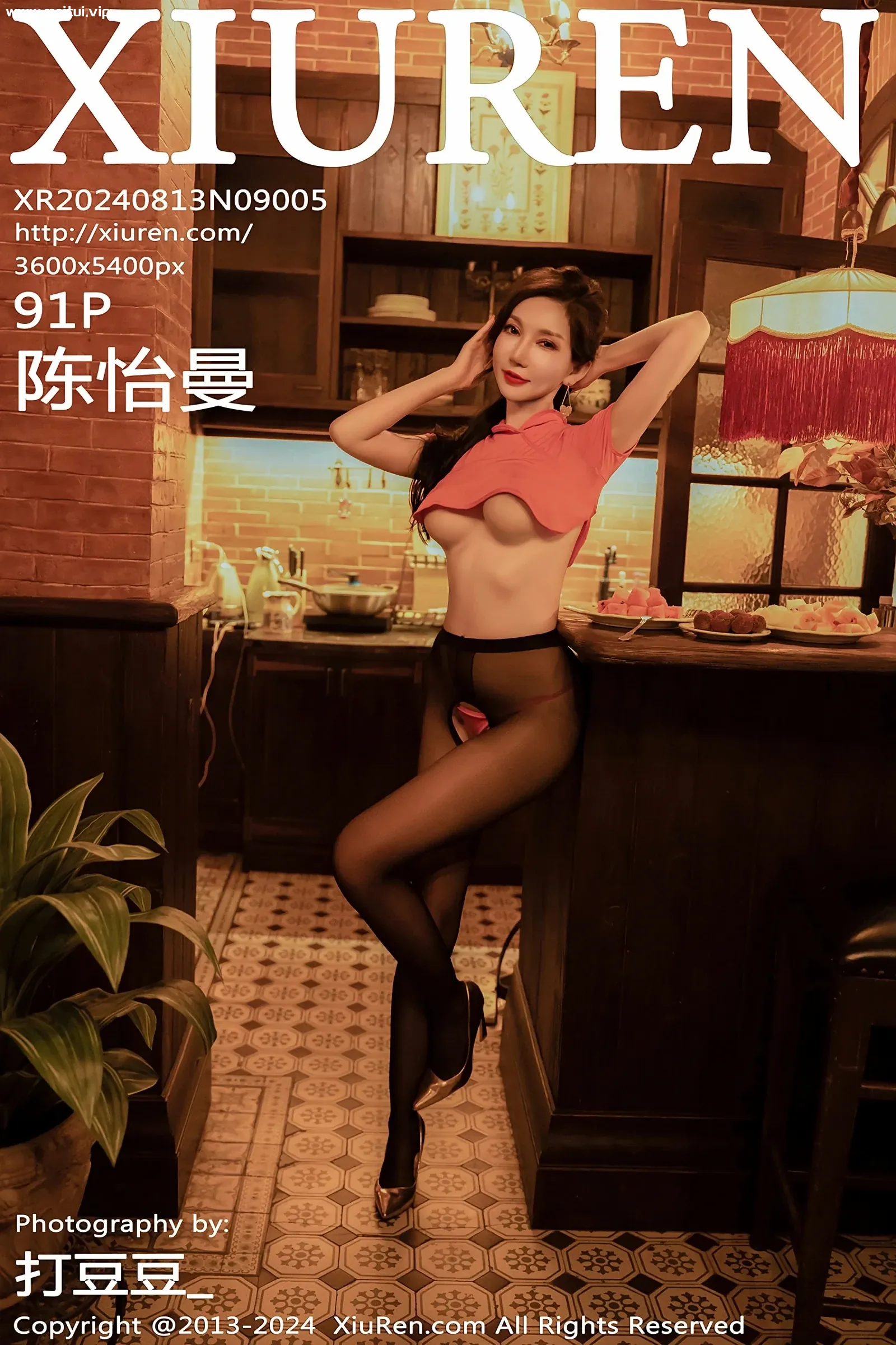 [XiuRen秀人网] 2024.08.13 No.9005 陈怡曼 红色布兜 魅惑黑丝 性感私房写真 [91+1P]-美腿之家