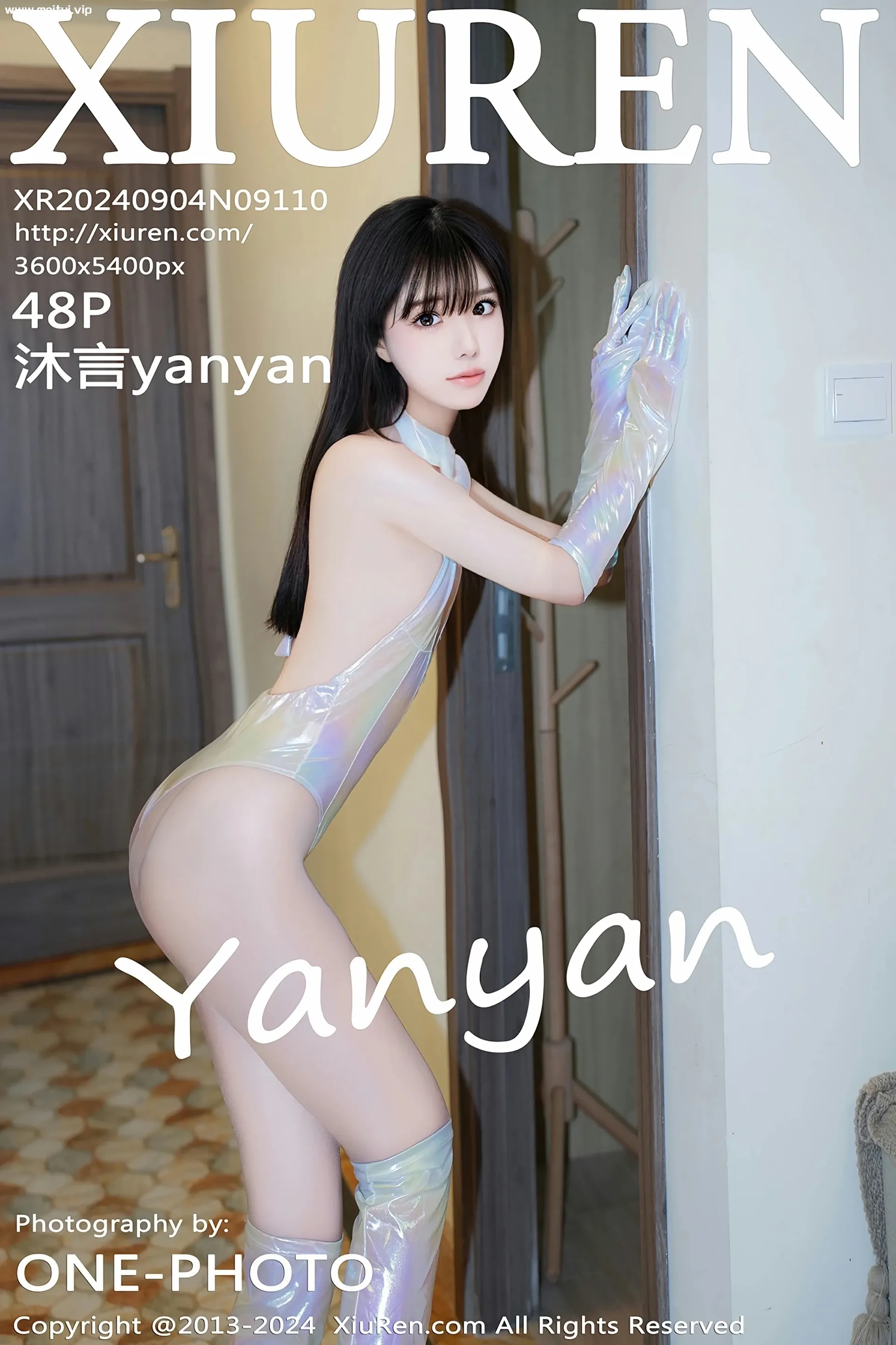 [XiuRen秀人网] 2024.09.04 No.9110 沐言yanyan 银色情趣服 灰色丝袜 性感写真 [48+1P]-美腿之家