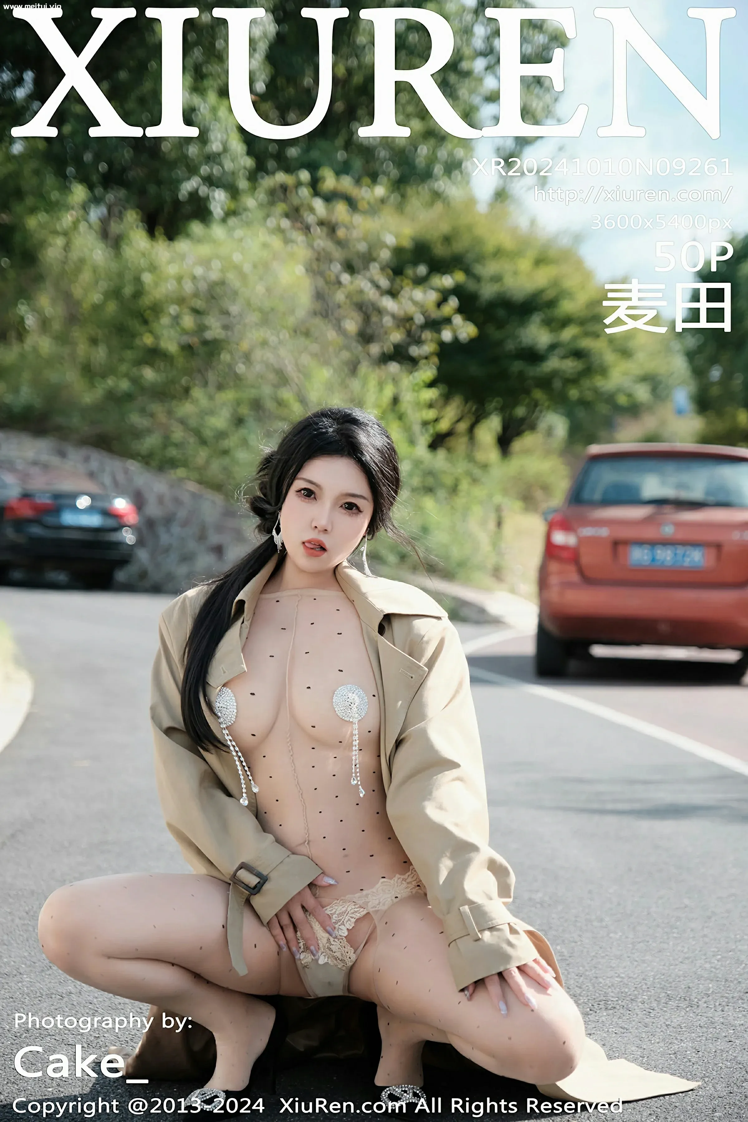 [XiuRen秀人网] 2024.10.10 No.9261 麦田 白色连体丝袜 性感写真 [50+1P]-美腿之家