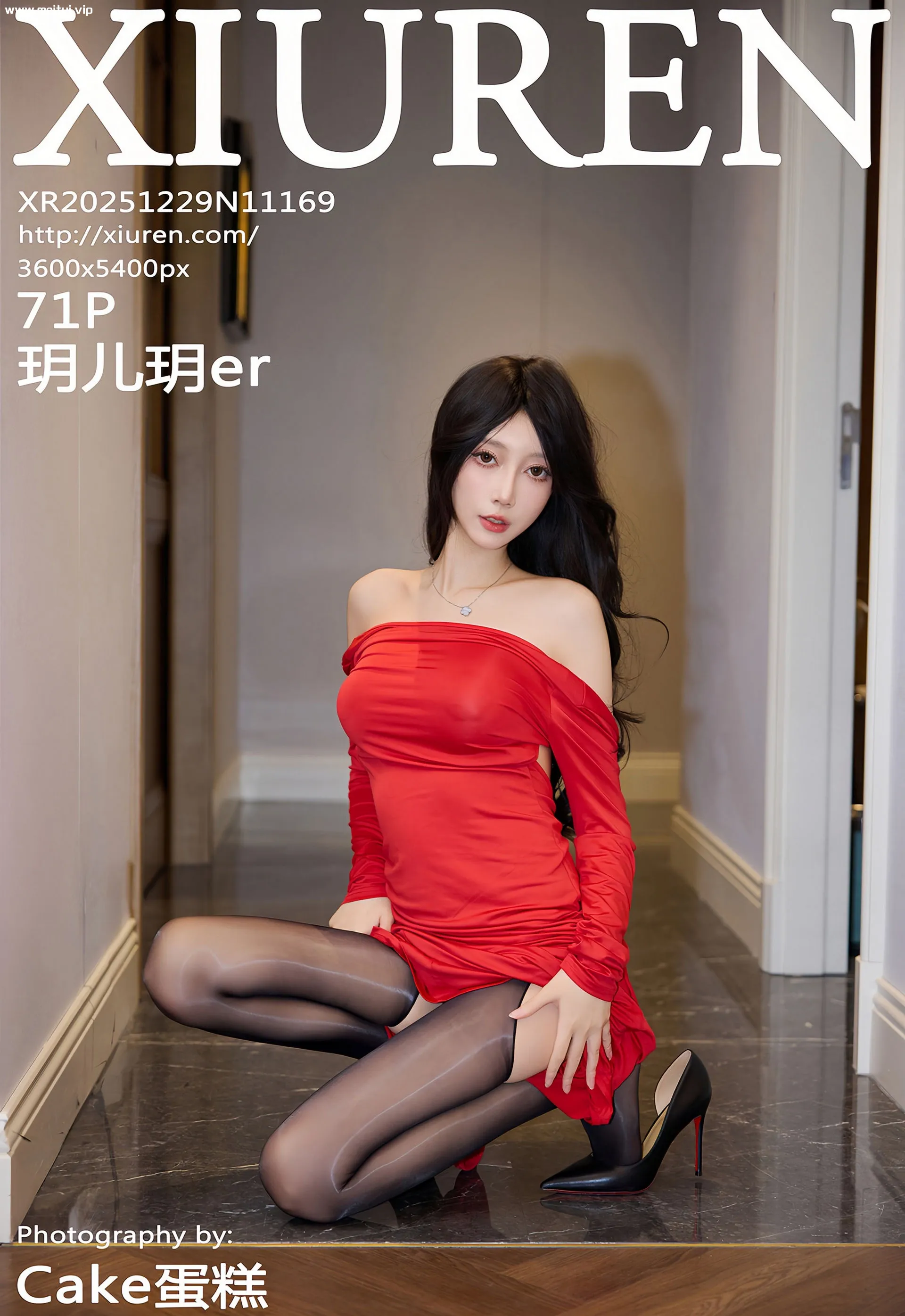 [XiuRen秀人网] 2025.12.29 No.11169 玥儿玥er 性感红连衣裙 魅惑黑丝旅拍写真 [71+1P]-美腿之家