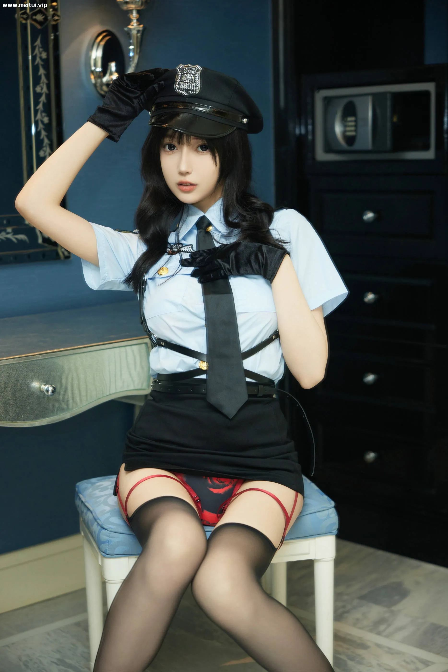 [秀人内购] 玥儿玥 诱人私拍福利 蓝色制服-美腿之家